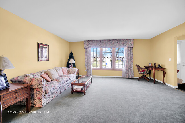 Building Photo - 2344 Appleby Dr
