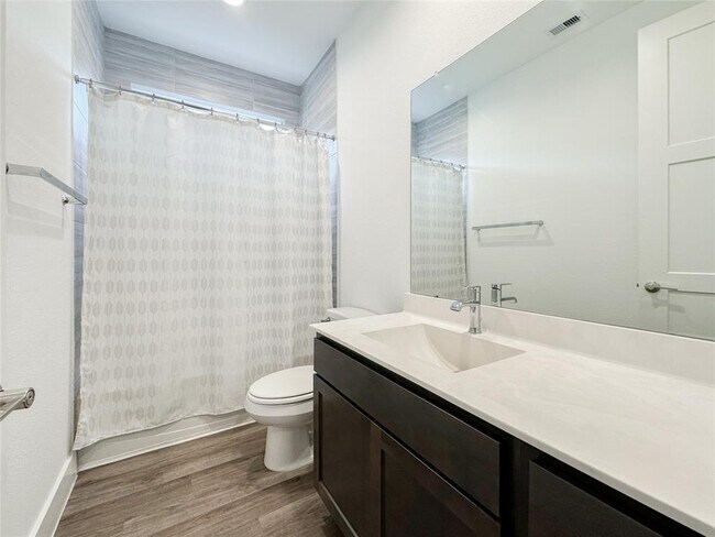 Building Photo - 15216 Tattle Crk Ln