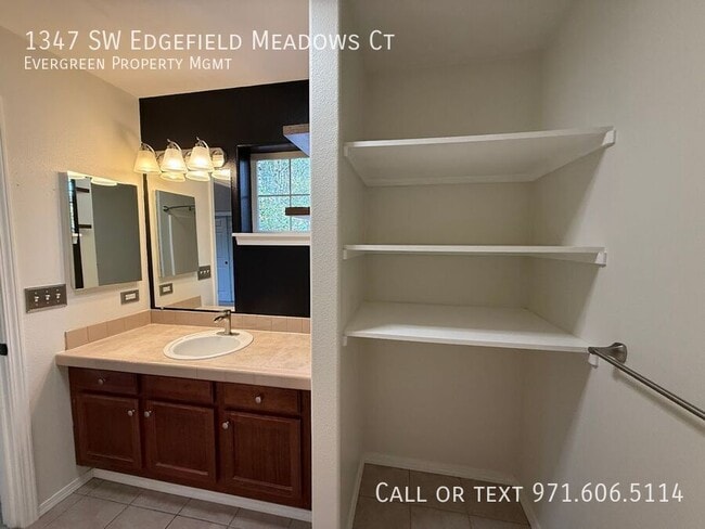 Building Photo - 1347 SW Edgefield Meadows Terrace