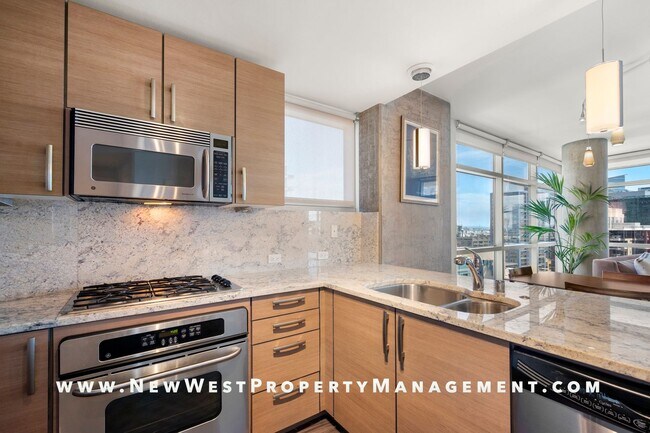 Building Photo - Stunning Fully Furnished East Village 2 Be...