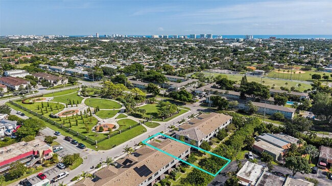 Building Photo - 180 SE 5th Ct