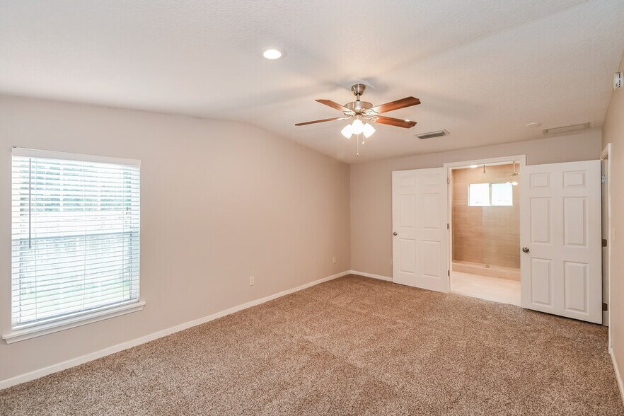 Building Photo - 8109 Grampell Dr