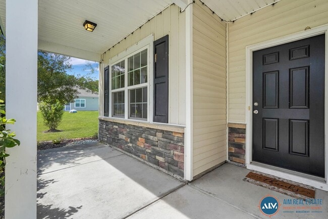 Building Photo - 4-Bedroom Home in Seagrass Station, Bluffton