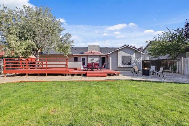 Building Photo - 4243 E Driftwood Dr