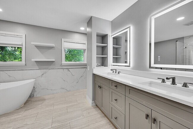Building Photo - $6,850.00 - 5 Bedrooms, 3.5 Bathrooms, Sin...