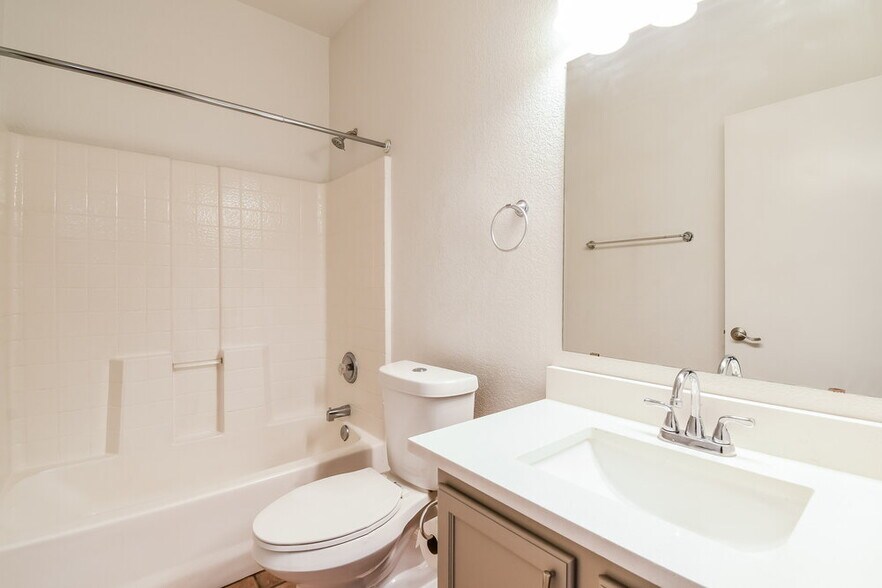 Building Photo - 1142 E Desert Rose Trail