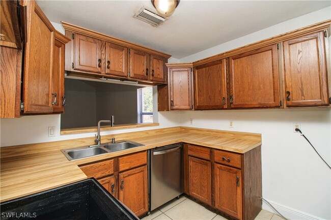 Building Photo - 7493 Pebble Beach Rd