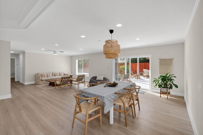 Building Photo - 802 Mallard Dr