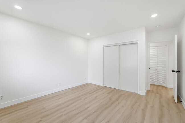 Building Photo - 23723 Aetna St