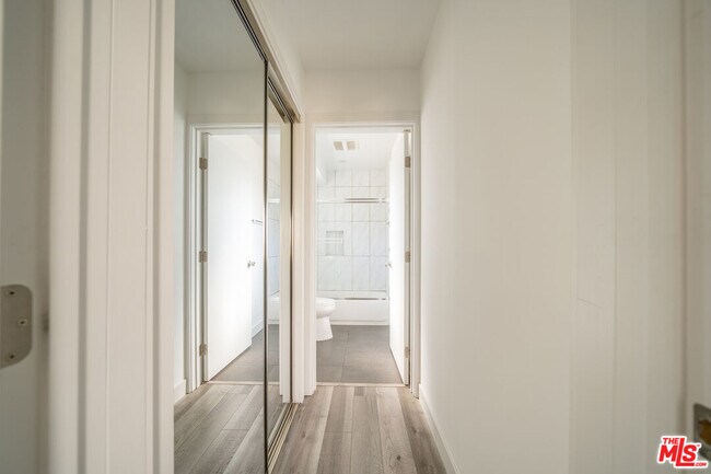 Building Photo - 5746 Elmer Ave