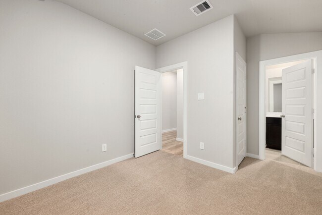 Building Photo - 6623 Castella Dr