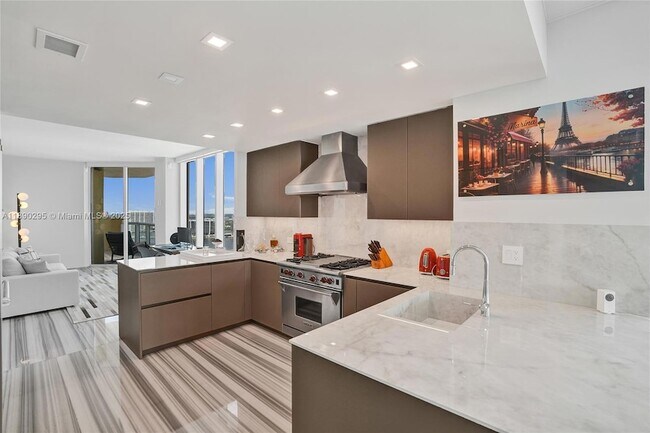 Building Photo - 17875 Collins Ave