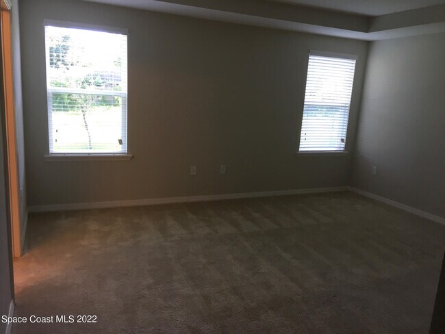 Building Photo - 967 Zambrana St SE