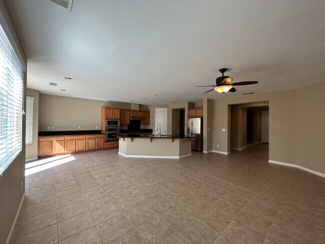Building Photo - 15005 Via Messina Dr
