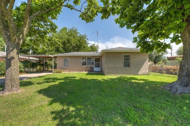 Building Photo - 745 SE 42nd St