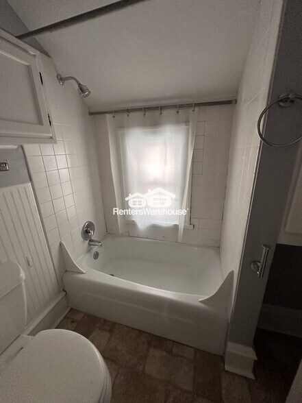 Building Photo - 3501 22nd Ave S