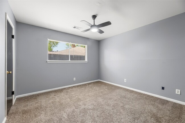 Building Photo - 4014 Mona Lee Ln