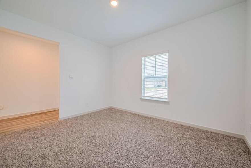 Building Photo - 1010 Curly Angora Ct