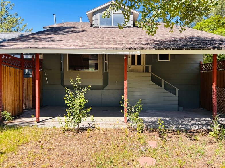 Building Photo - 694 S 600 E