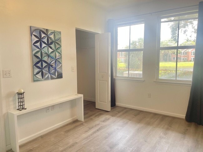 Building Photo - 2044 Alta Meadows Ln