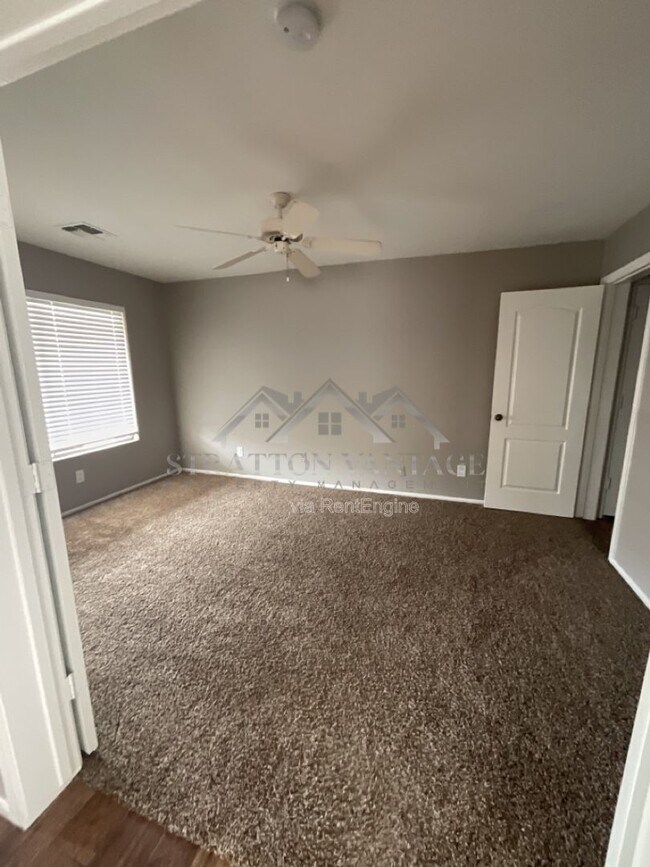 Building Photo - 22427 N Van Loo Dr