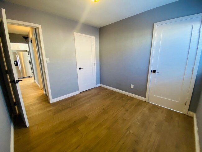 Building Photo - Lovely remodeled 3 bed 1 bath in Pacific B...