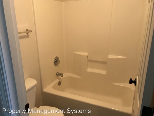 Building Photo - 19195 SE Yamhill St