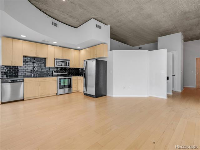 Building Photo - 1700 Bassett St