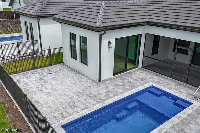 Building Photo - 837 91st Ave N