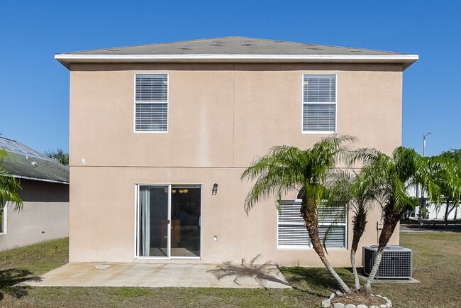 Building Photo - 939 Brenton Leaf Dr