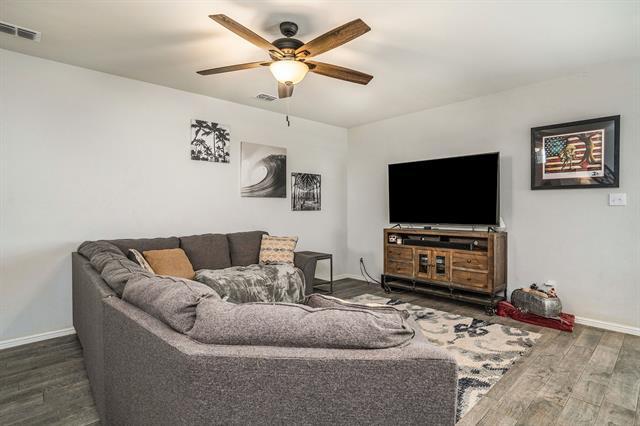 Building Photo - 9233 Herringbone Dr