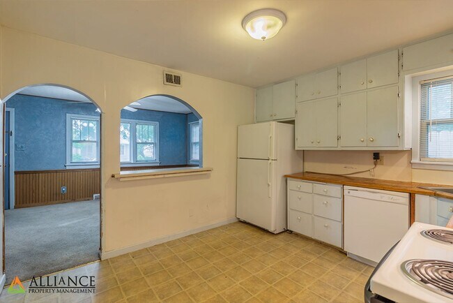 Building Photo - 1022 Humboldt St