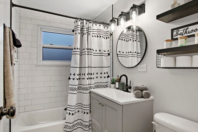 Building Photo - 1104 Elizabeth St