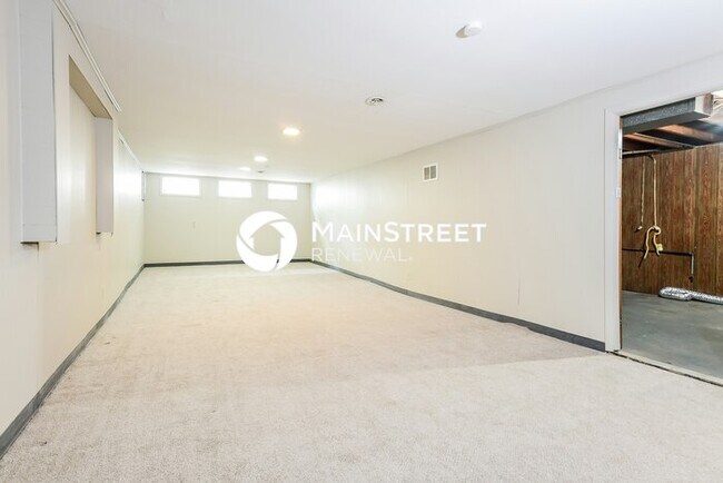 Building Photo - 3 Bedroom Pet-Friendly Home in Arnold, MO with Main Street Renewal