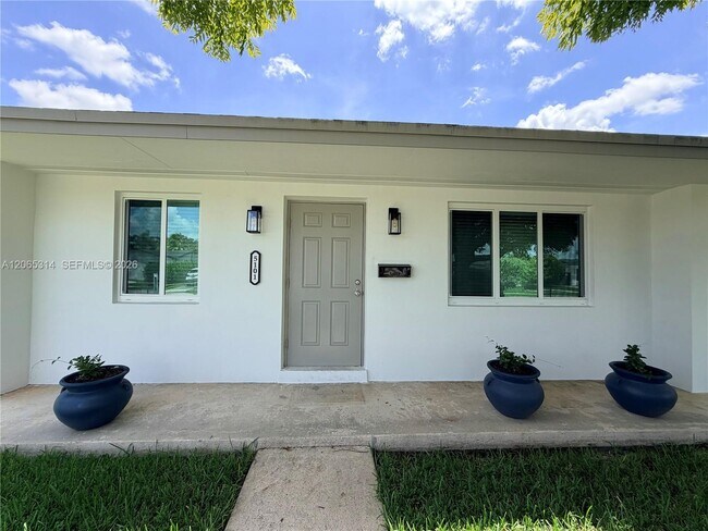Building Photo - 5101 SW 127th Pl