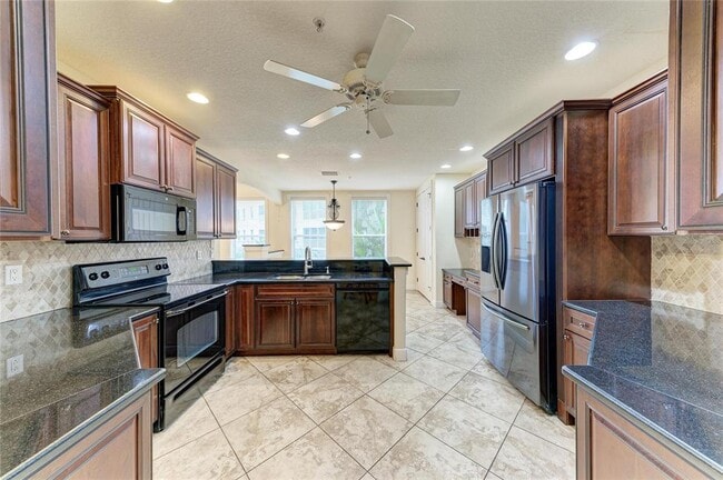 Building Photo - 5200 Manorwood Dr