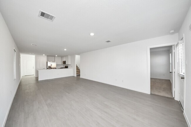 Building Photo - 5846 Majestic Sky Dr