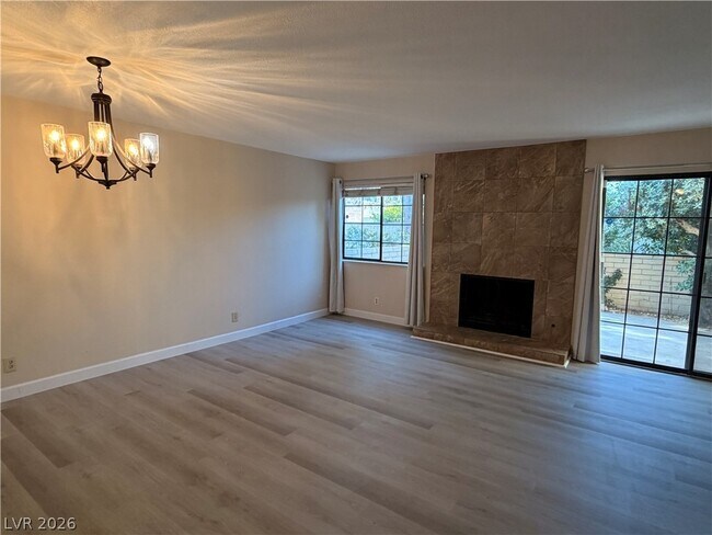 Building Photo - 3267 Dawnflower St