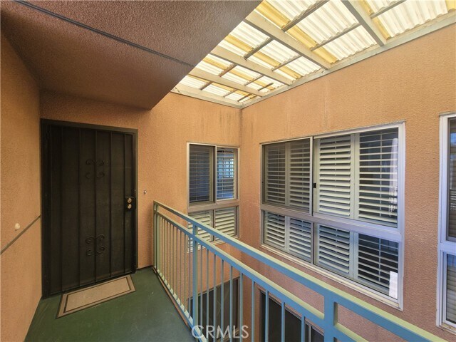 Building Photo - 5301 Balboa Blvd