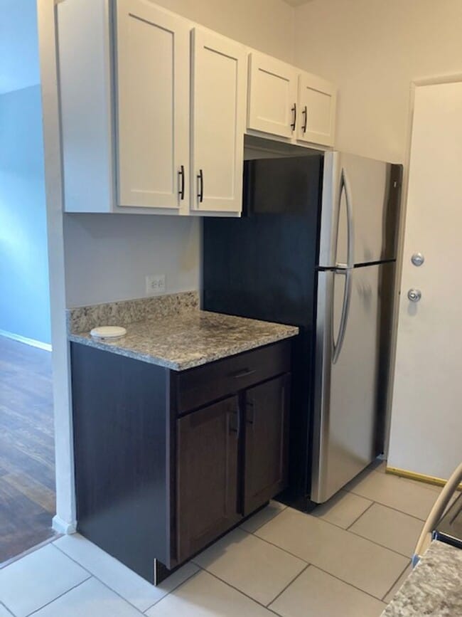 Building Photo - East Rogers Park One Bedroom *Income Guidelines Apply*