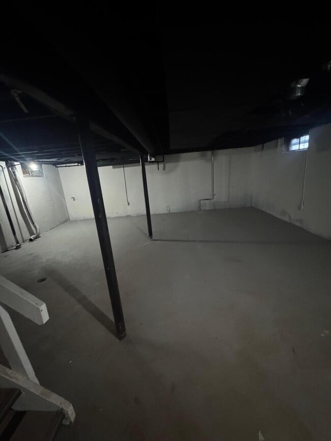 Building Photo - 14854 Ohio St