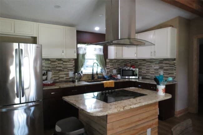 Building Photo - 177 White Oak Dr