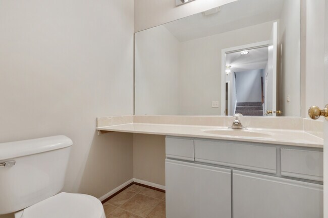 Building Photo - 414 Villa Cir Dr