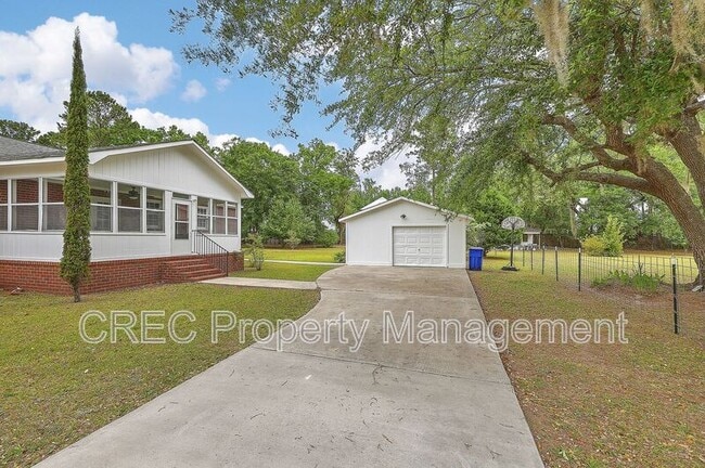 Building Photo - 1132 Children Rd