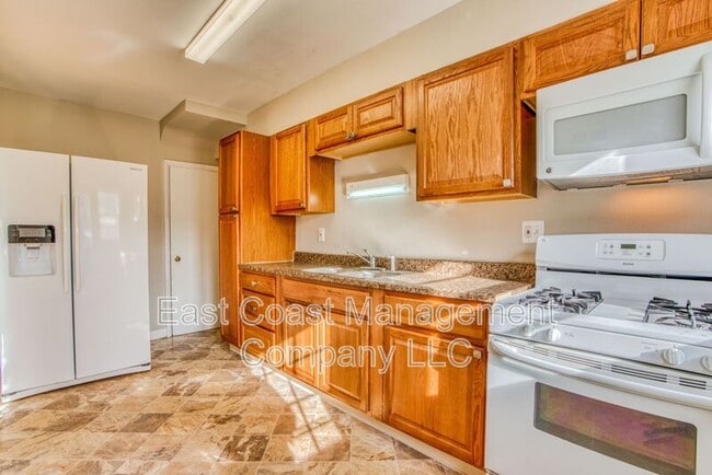 Building Photo - 6149 Dunroming Rd