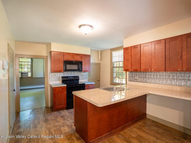 Building Photo - 2704 NY-9H