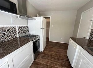 Building Photo - 7719 Sign St