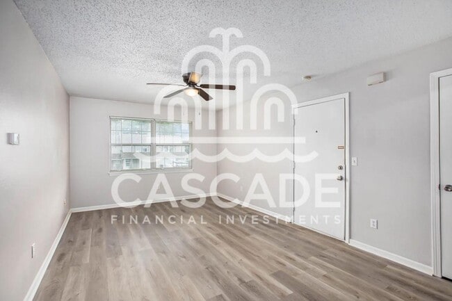 Building Photo - 144 N Crest Dr