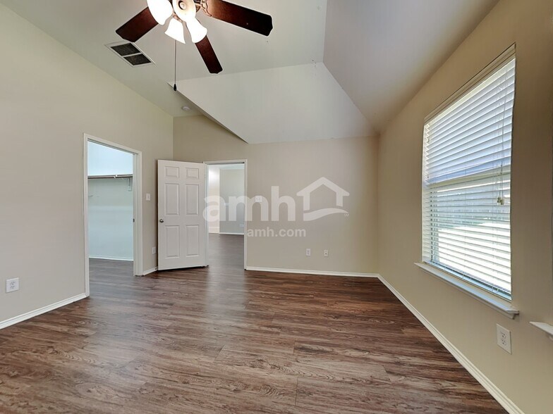 Building Photo - 803 Fireberry Dr