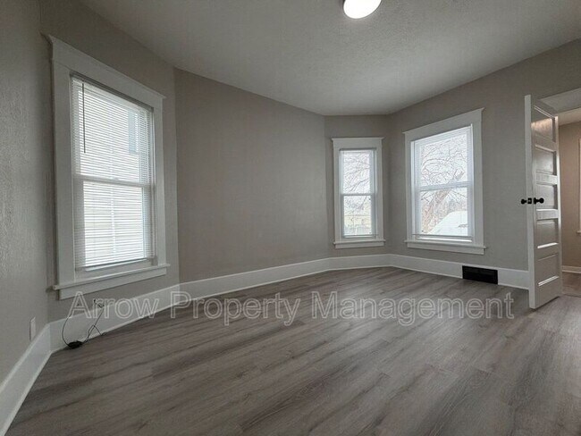 Building Photo - 126 S 28th St